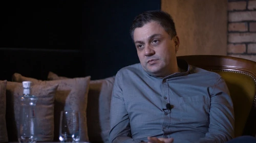 Tökéletes eredmény mellimplantátummal - interjú Dr. Kazay Szilárd Zsolttal